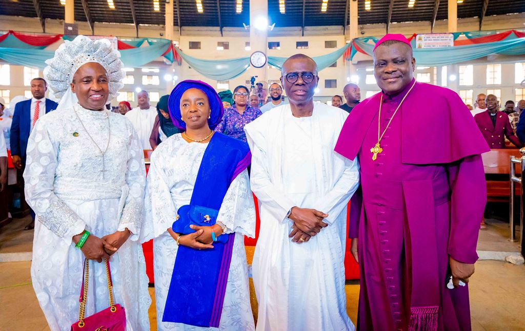 GOV. SANWO-OLU, FIRST LADY ATTEND CAN 2022 INTERDENOMINATIONAL DIVINE SERVICE AT THE APOSTOLIC CHURCH, LAWNA TERRITORIAL HEADQUARTERS, KETU